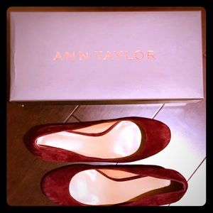 Ann Taylor pumps with block heel suede